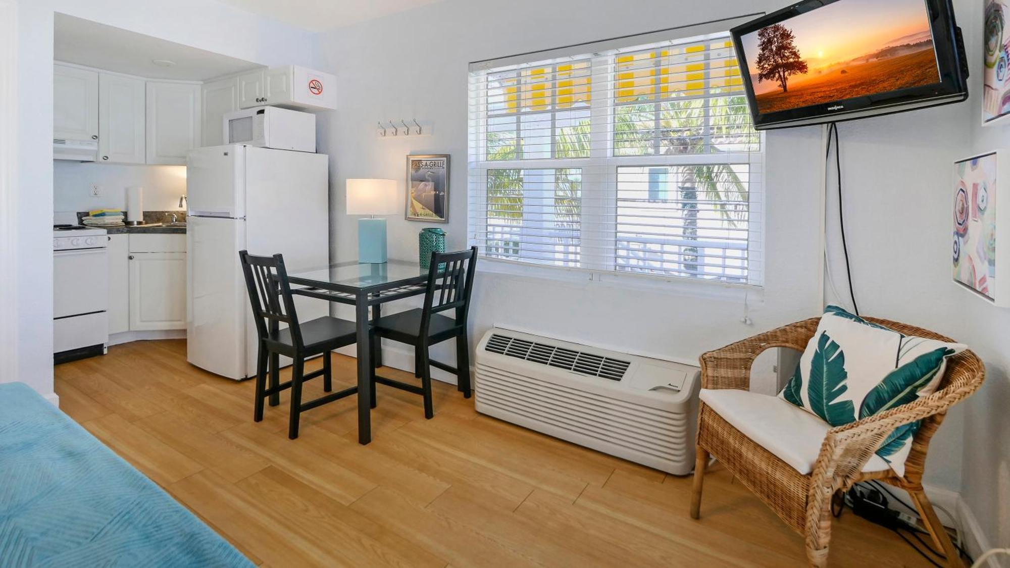 סיינט פיט ביץ' Coconut Inn Pass-A-Grille Beach מראה חיצוני תמונה