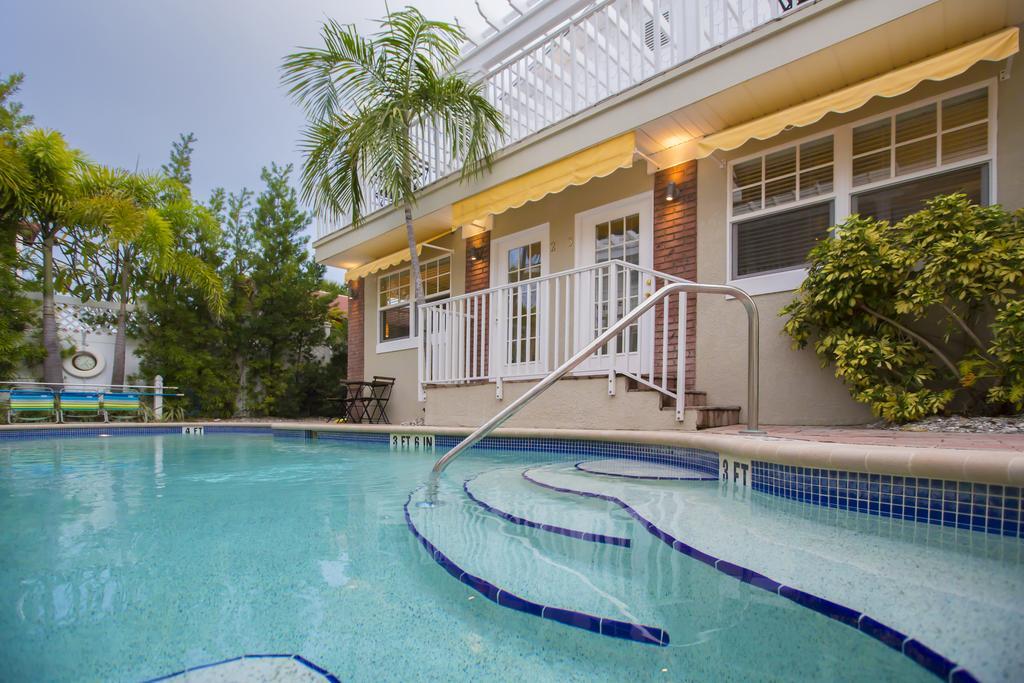 סיינט פיט ביץ' Coconut Inn Pass-A-Grille Beach מראה חיצוני תמונה