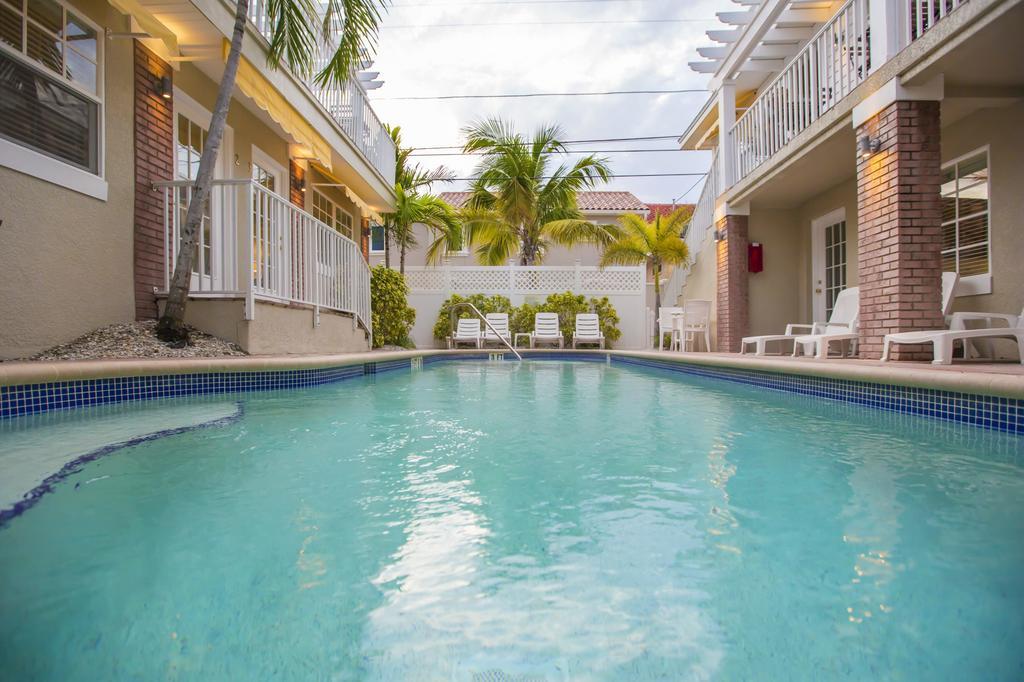 סיינט פיט ביץ' Coconut Inn Pass-A-Grille Beach מראה חיצוני תמונה