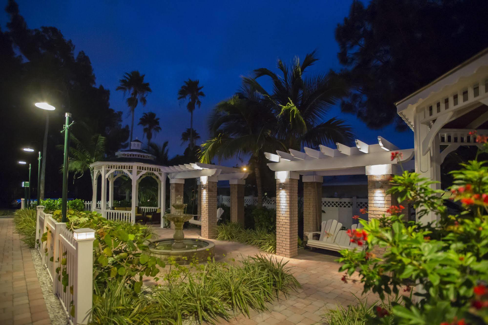סיינט פיט ביץ' Coconut Inn Pass-A-Grille Beach מראה חיצוני תמונה